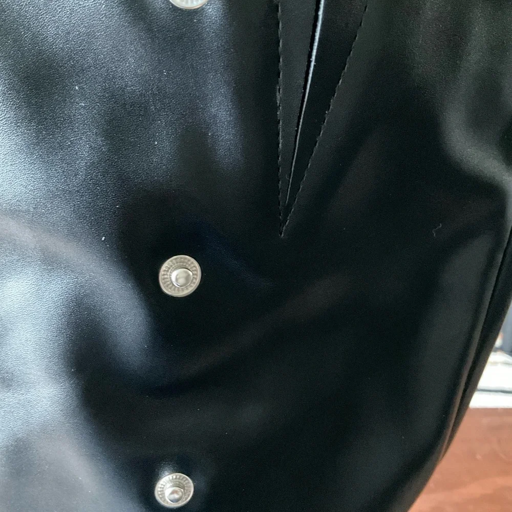 Amazon Essentials Black slouching boots. Metallic Accents - Picture 7 of 14